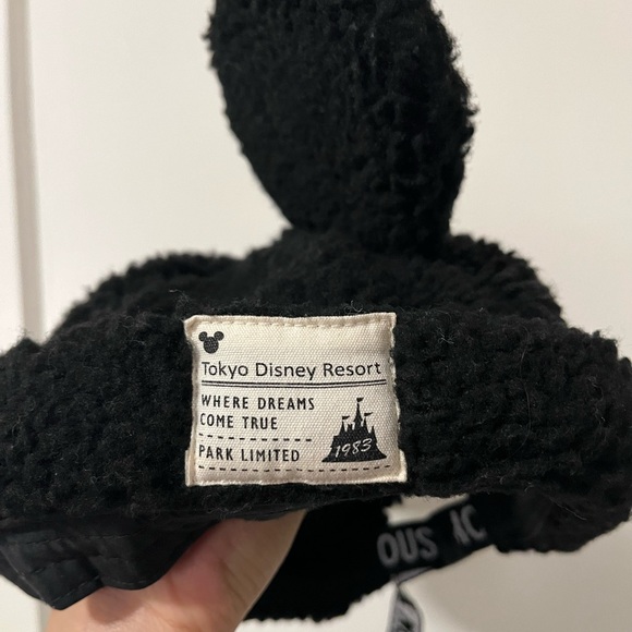 Tokyo Disney Resort Sherpa Mickey Hat - Picture 7 of 7